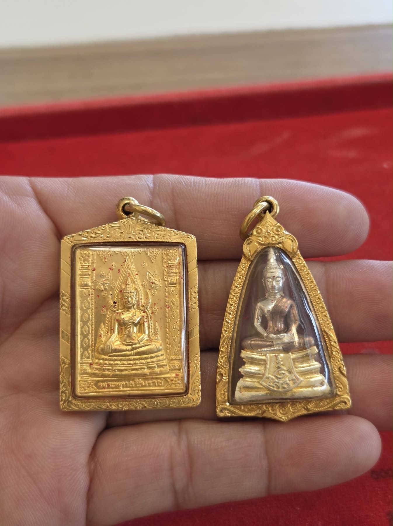 พระเลี่ยมทอง